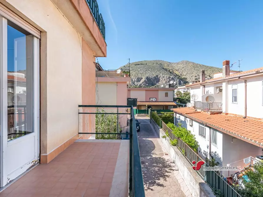 Immagine 2 di Villa in vendita  a Palermo