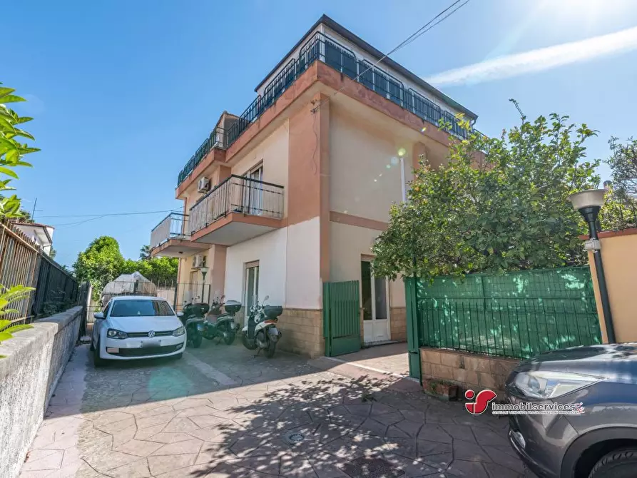 Immagine 1 di Villa in vendita  a Palermo