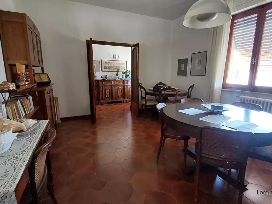 Immagine 2 di Villa in vendita  a Cascina