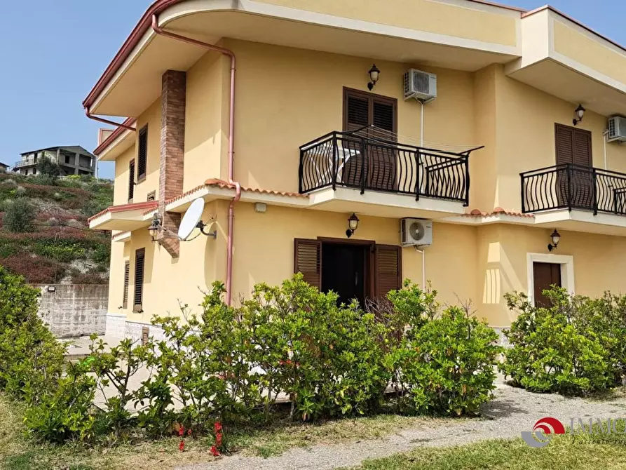 Immagine 5 di Villa in vendita  a Bova Marina