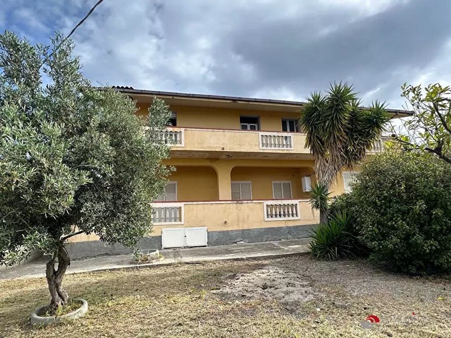 Immagine 1 di Villa in vendita  a Montebello Ionico