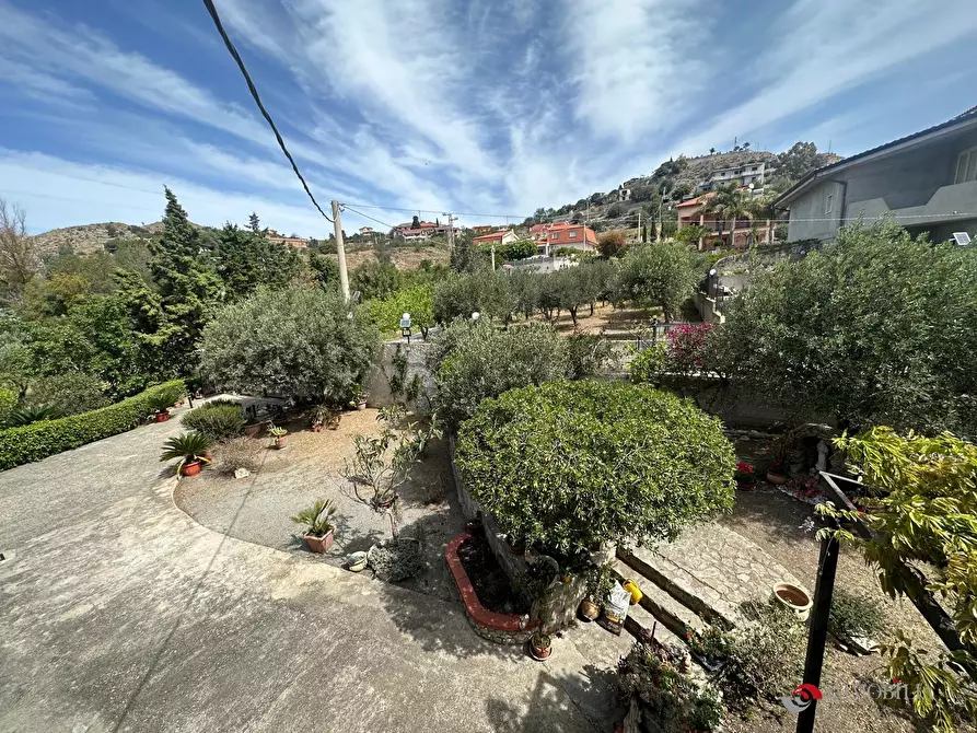 Immagine 2 di Villa in vendita  a Montebello Ionico