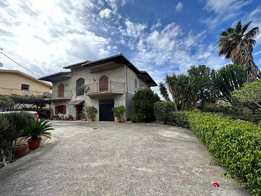 Immagine 1 di Villa in vendita  a Montebello Ionico