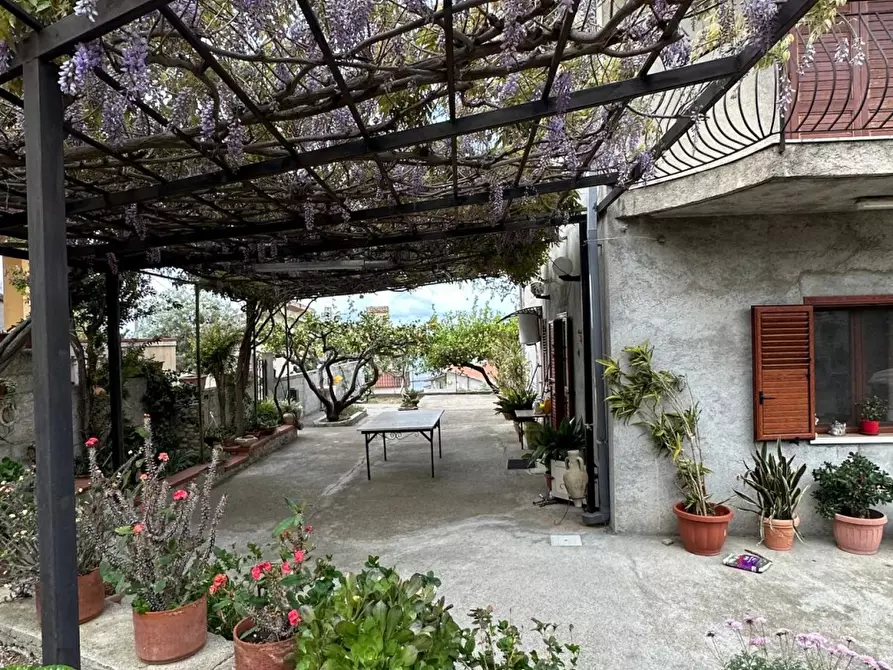 Immagine 3 di Villa in vendita  a Montebello Ionico