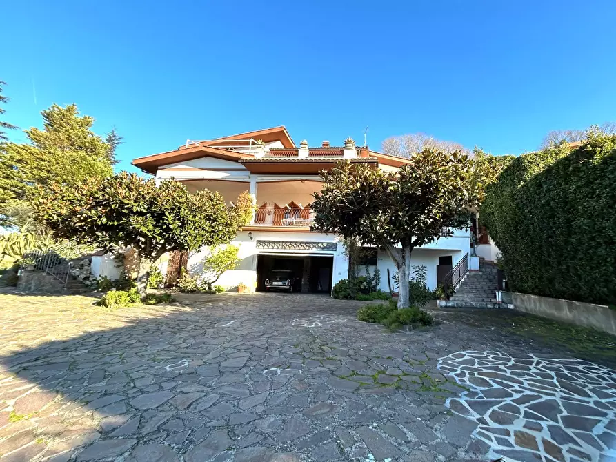 Immagine 1 di Villa in vendita  a Forano