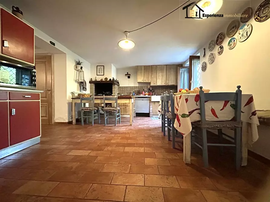 Immagine 6 di Villa in vendita  a Montebuono