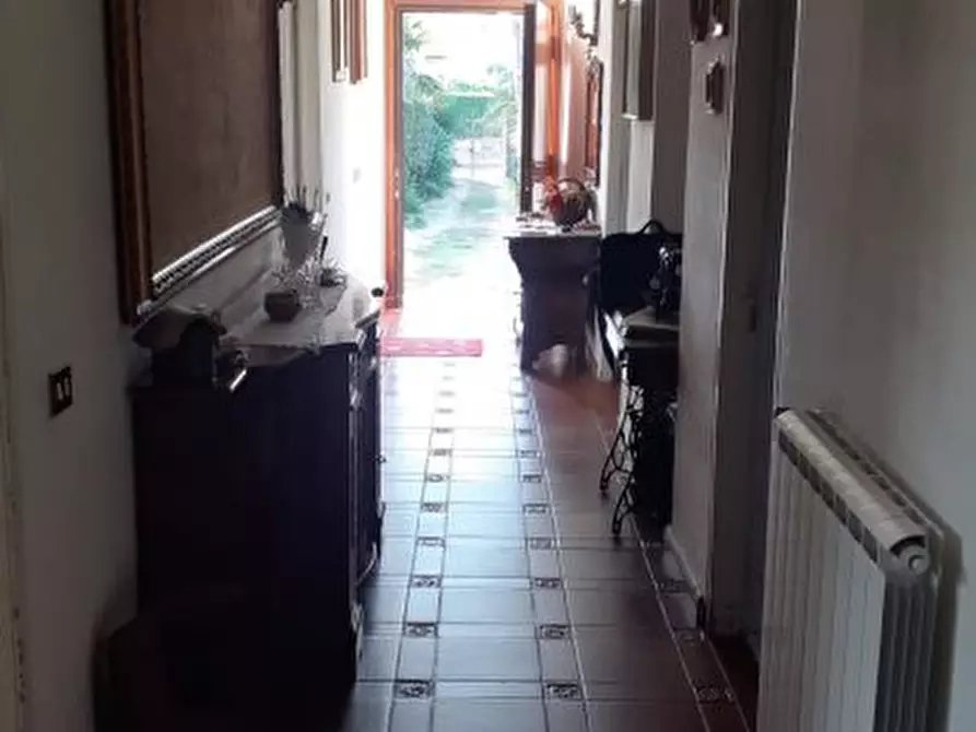 Immagine 9 di Villa in vendita  98 a Grottaferrata