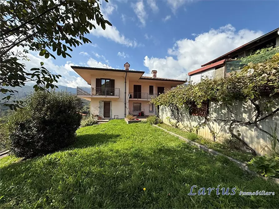 Immagine 3 di Villa in vendita  4 a Asso