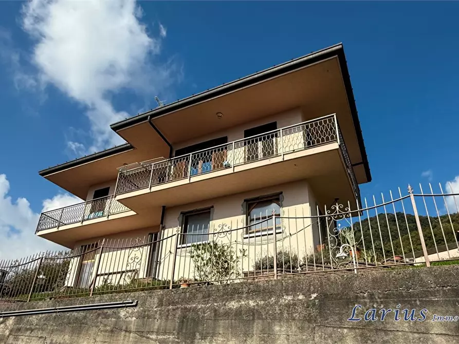 Immagine 9 di Villa in vendita  4 a Asso