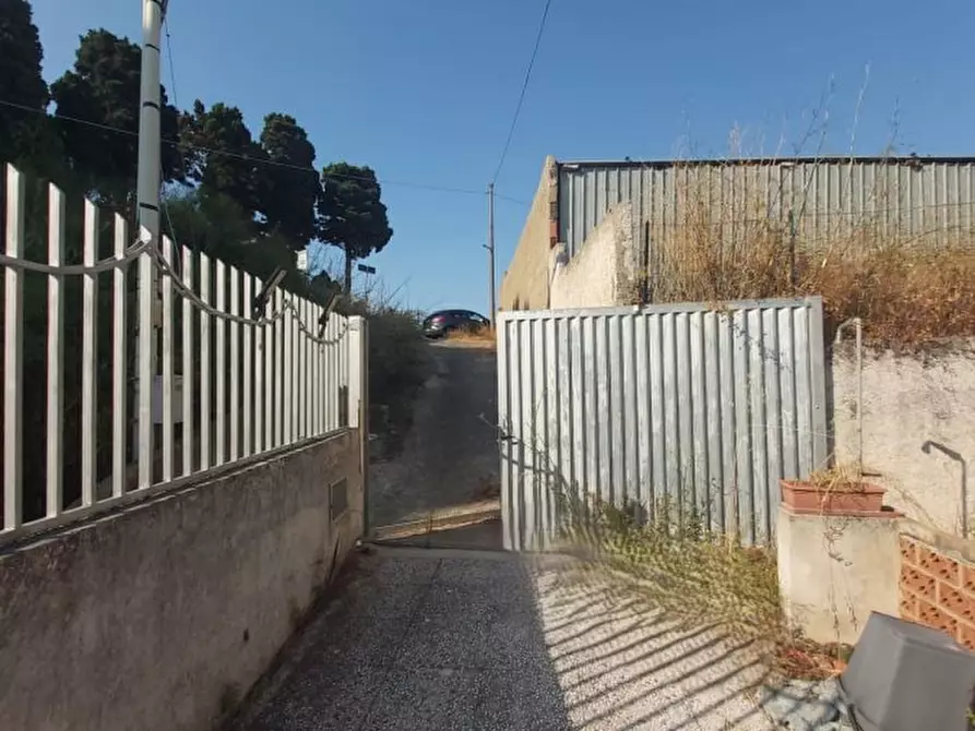 Immagine 2 di Villa in vendita  a Messina