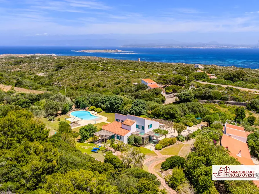 Immagine 1 di Villa in vendita  SNC a Carloforte