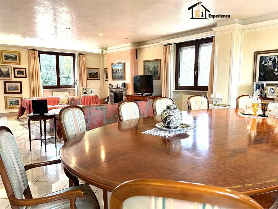 Immagine 3 di Villa in vendita  80 a Calvi Dell'umbria