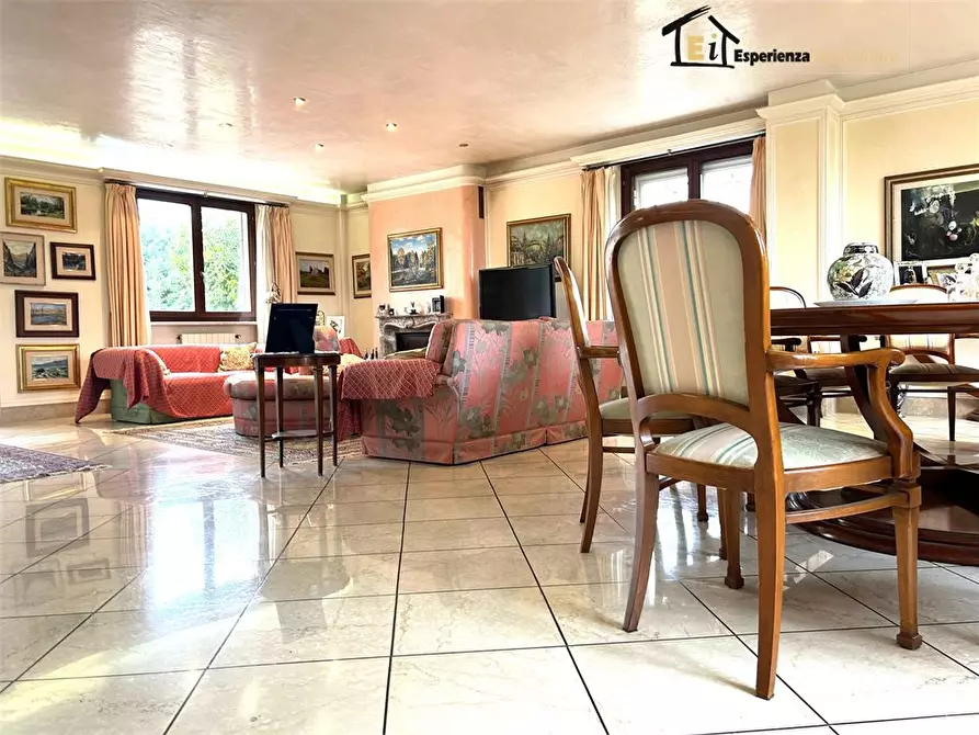 Immagine 4 di Villa in vendita  80 a Calvi Dell'umbria