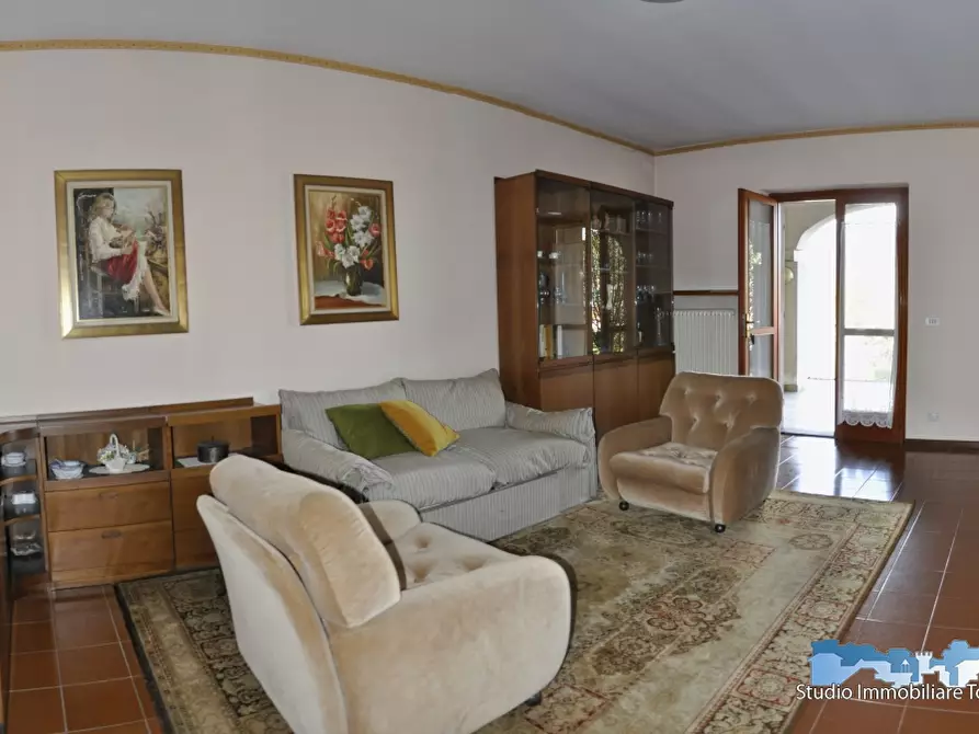 Immagine 3 di Villa in vendita  a Samone