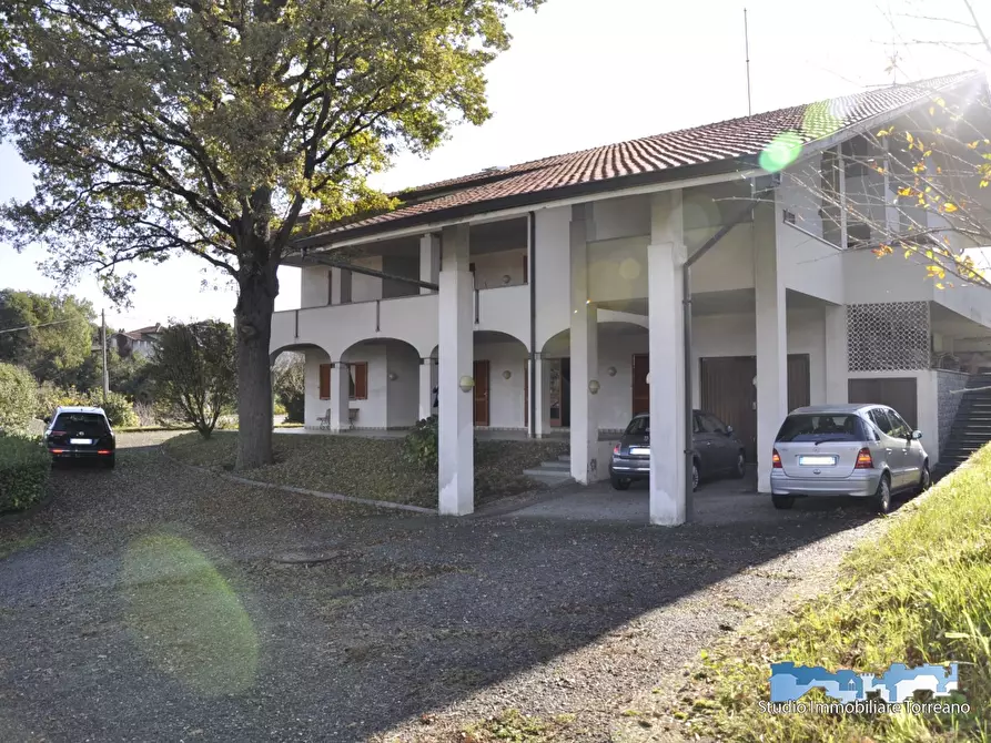 Immagine 1 di Villa in vendita  a Samone