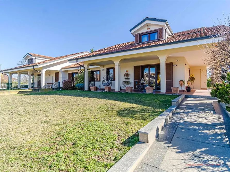 Immagine 1 di Villa in vendita  a Orbassano