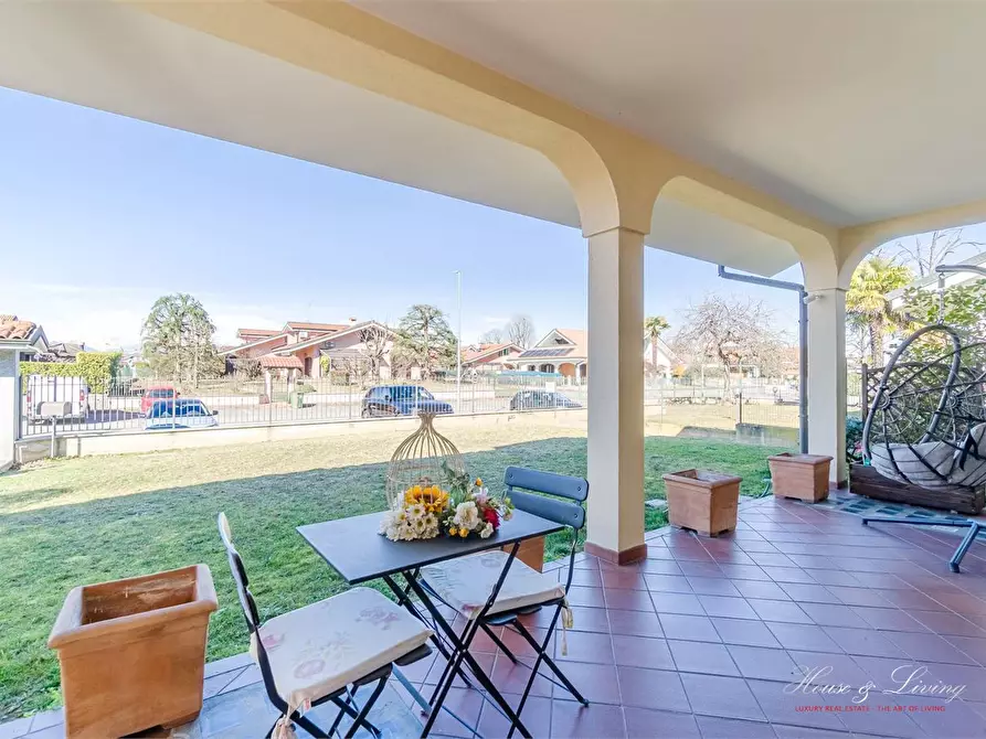 Immagine 3 di Villa in vendita  a Orbassano