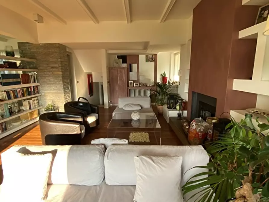 Immagine 4 di Villa in vendita  a Torino