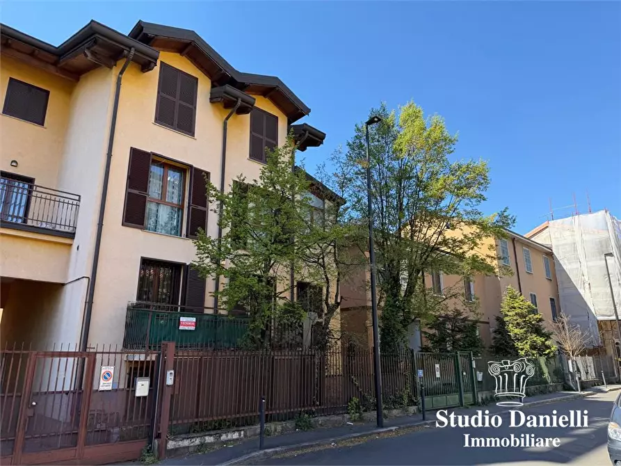 Immagine 1 di Villa in vendita  38 a Cinisello Balsamo