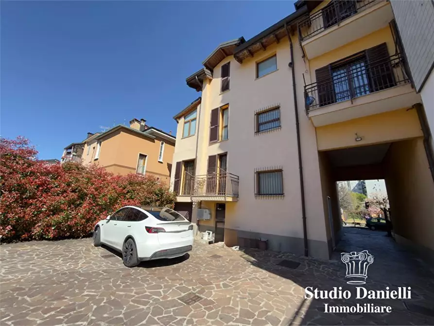 Immagine 3 di Villa in vendita  38 a Cinisello Balsamo