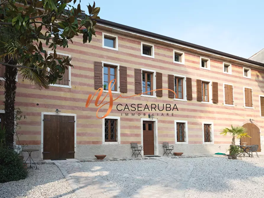 Immagine 1 di Villa in vendita  a Cavaion Veronese