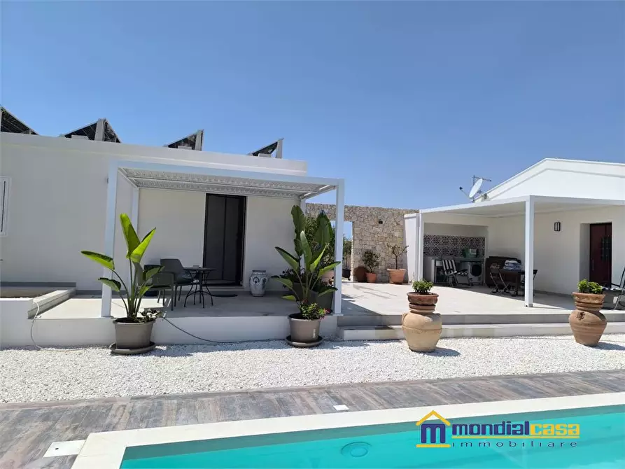 Immagine 2 di Villa in vendita  a Pachino