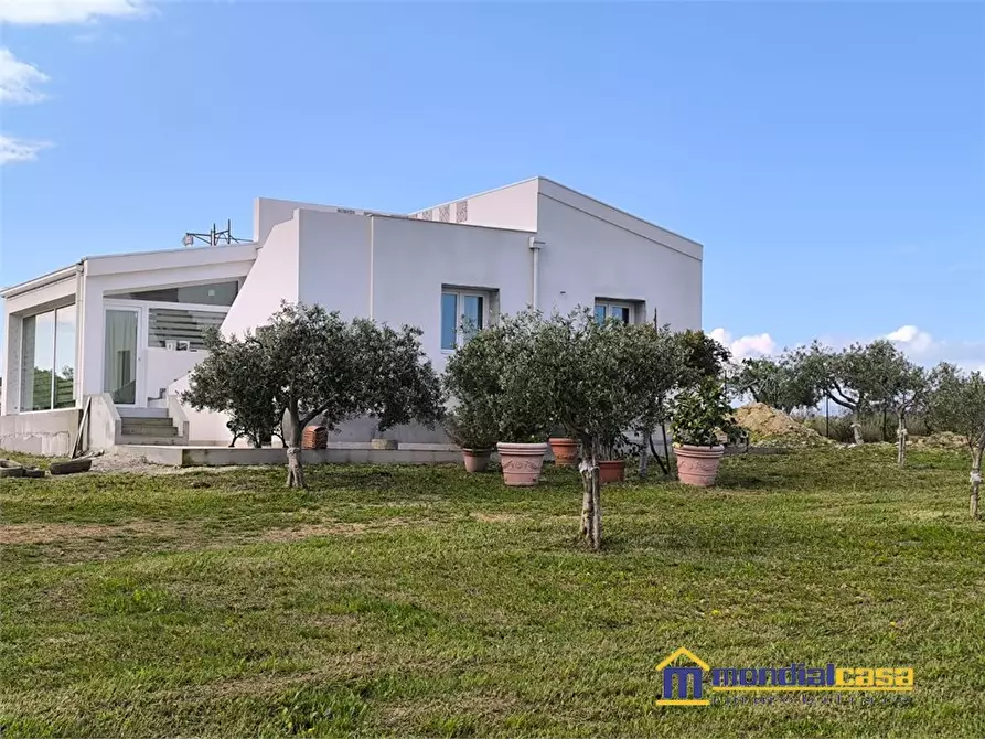 Immagine 3 di Villa in vendita  a Pachino