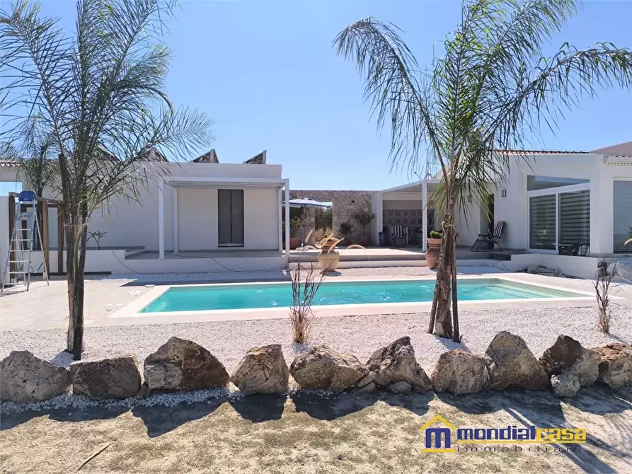 Immagine 1 di Villa in vendita  a Pachino