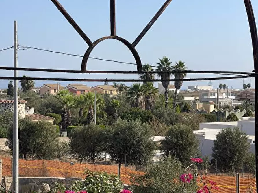 Immagine 5 di Villa in vendita  a Noto