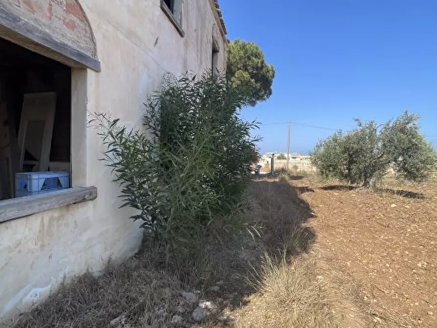 Immagine 8 di Villa in vendita  a Noto