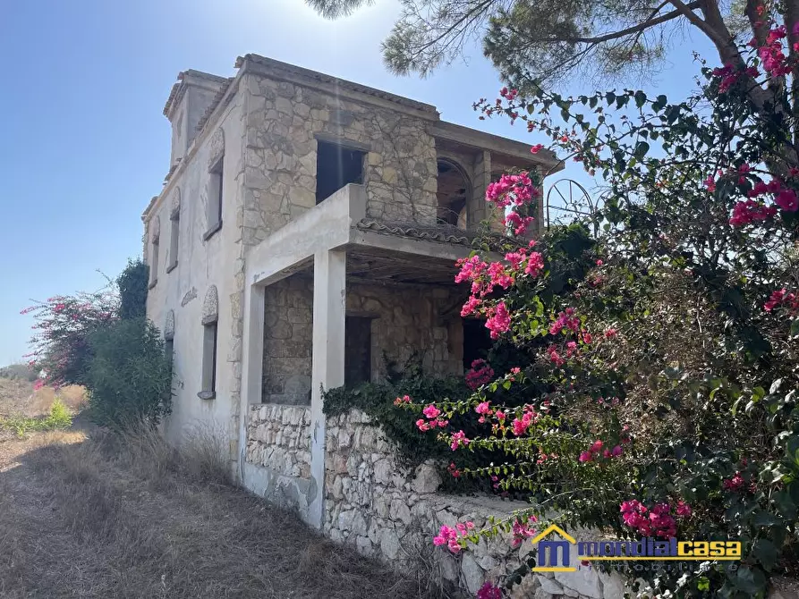 Immagine 6 di Villa in vendita  a Noto