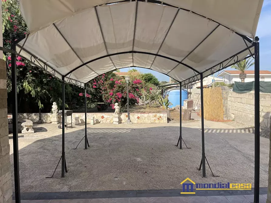 Immagine 2 di Villa in vendita  a Noto