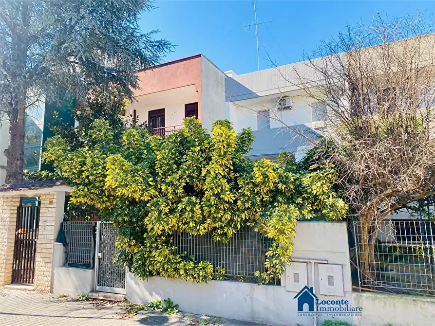 Immagine 2 di Villa in vendita  a Capurso