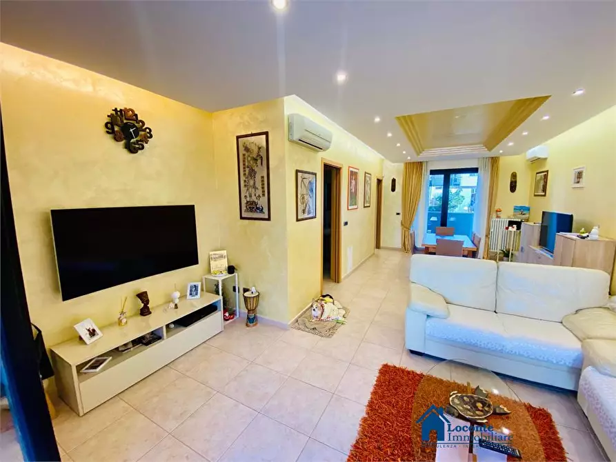 Immagine 3 di Villa in vendita  a Capurso