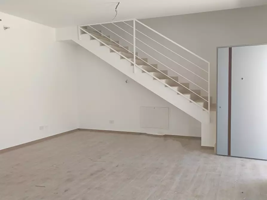 Immagine 8 di Villa in vendita  12 a Bari