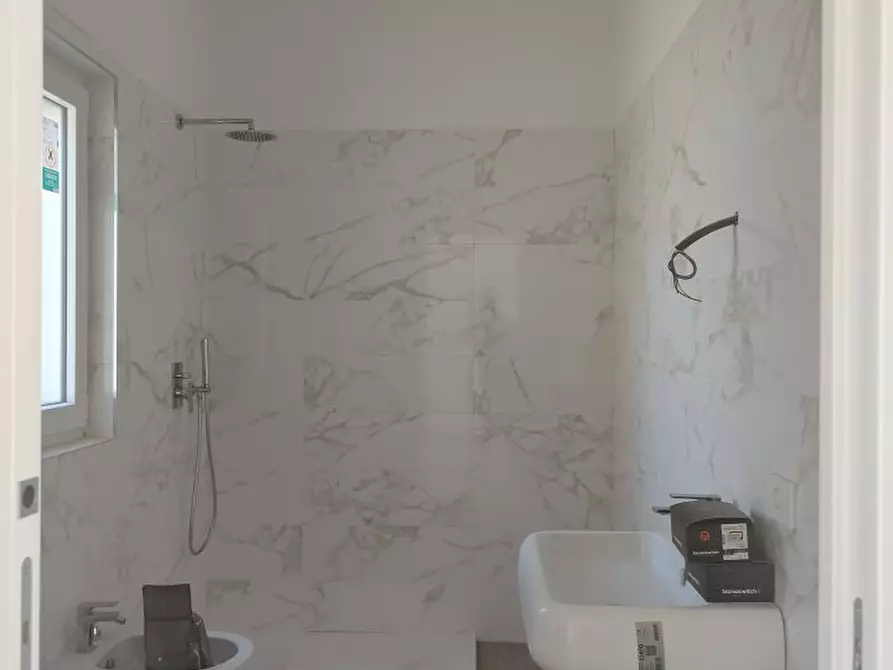 Immagine 5 di Villa in vendita  12 a Bari