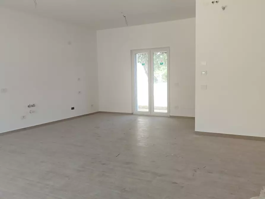 Immagine 2 di Villa in vendita  12 a Bari