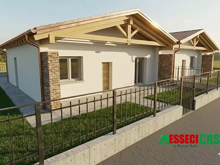 Immagine 1 di Villa in vendita  a Casirate D'adda