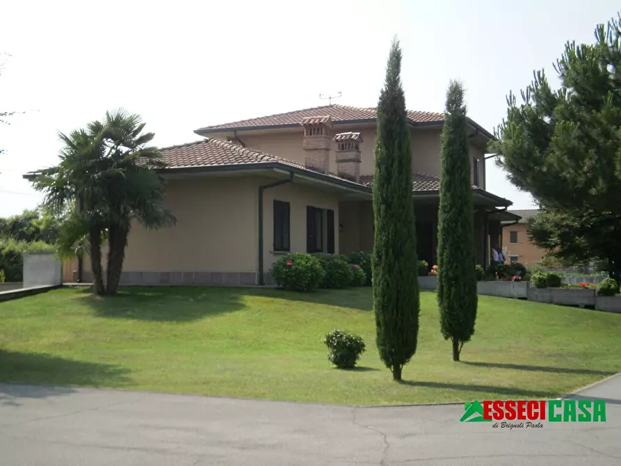 Immagine 1 di Villa in vendita  a Casirate D'adda