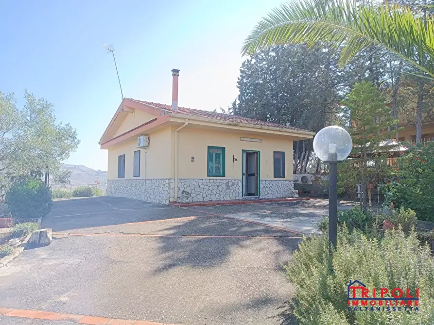 Immagine 1 di Villa in vendita  a Caltanissetta