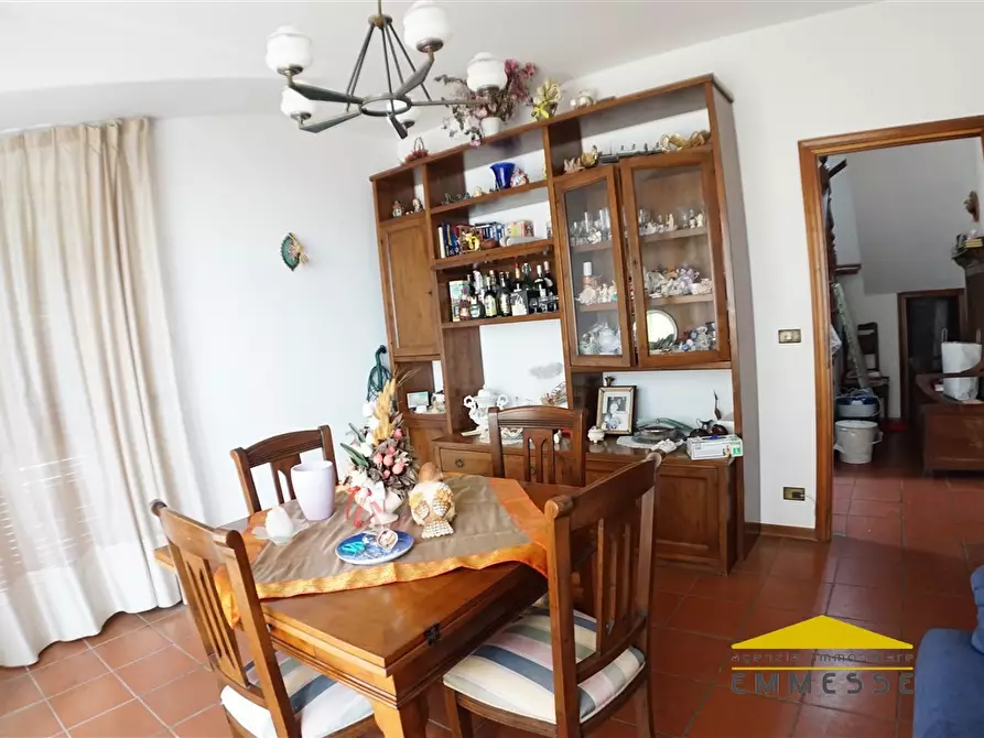 Immagine 9 di Casa indipendente in vendita  a Massa