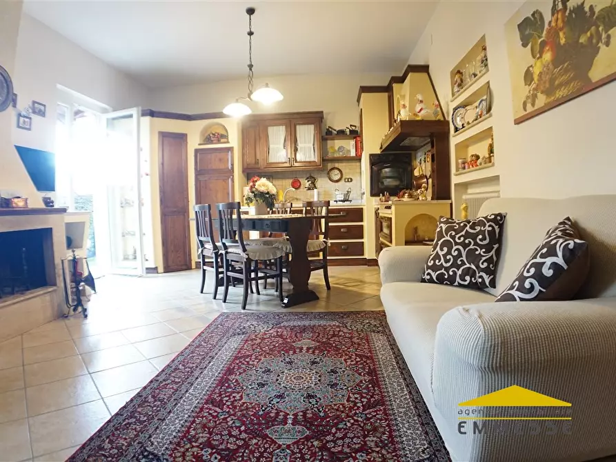 Immagine 9 di Casa indipendente in vendita  a Massa