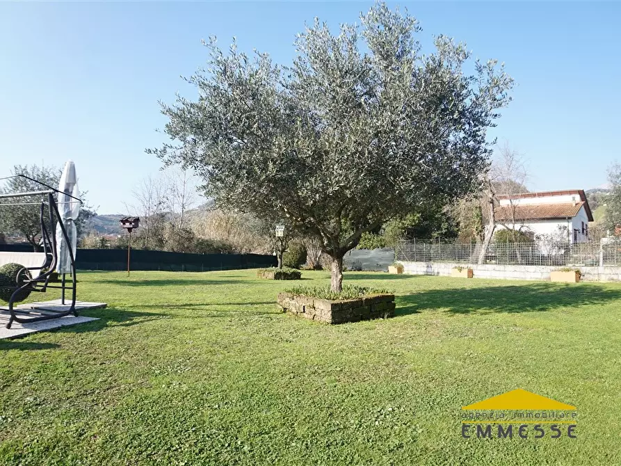 Immagine 3 di Casa indipendente in vendita  a Massa