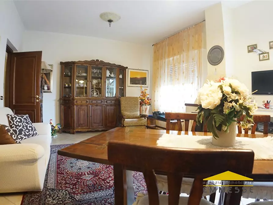 Immagine 5 di Casa indipendente in vendita  a Massa