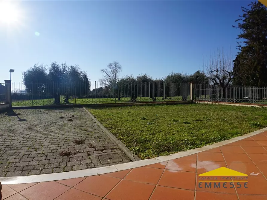 Immagine 4 di Casa indipendente in vendita  a Carrara