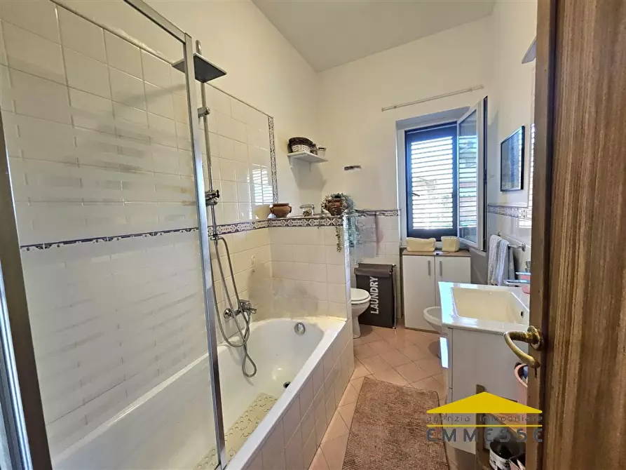 Immagine 8 di Casa indipendente in vendita  a Massa