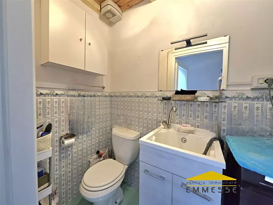 Immagine 10 di Casa indipendente in vendita  a Massa