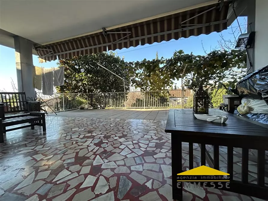 Immagine 1 di Casa indipendente in vendita  a Massa