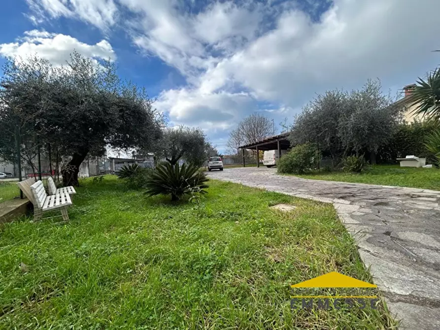 Immagine 1 di Casa indipendente in vendita  a Massa