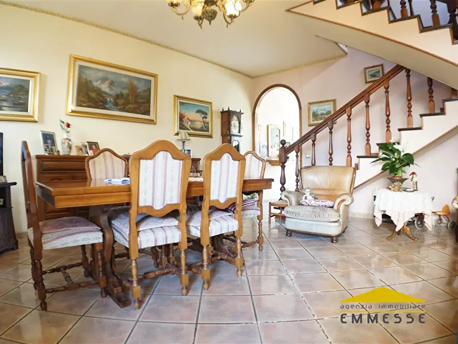 Immagine 5 di Casa indipendente in vendita  a Massa
